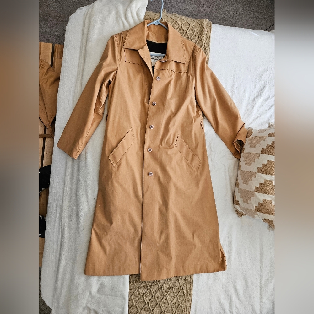 Vintage (potentially 70s) Windsor Bay over coat with zip out liner and bonnet